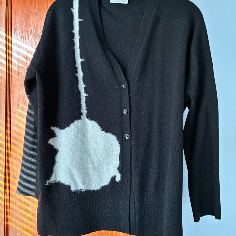 Bruno Manetti EUC Luxury Cashmere. Cute side & sleeve vents. Rorschach design!